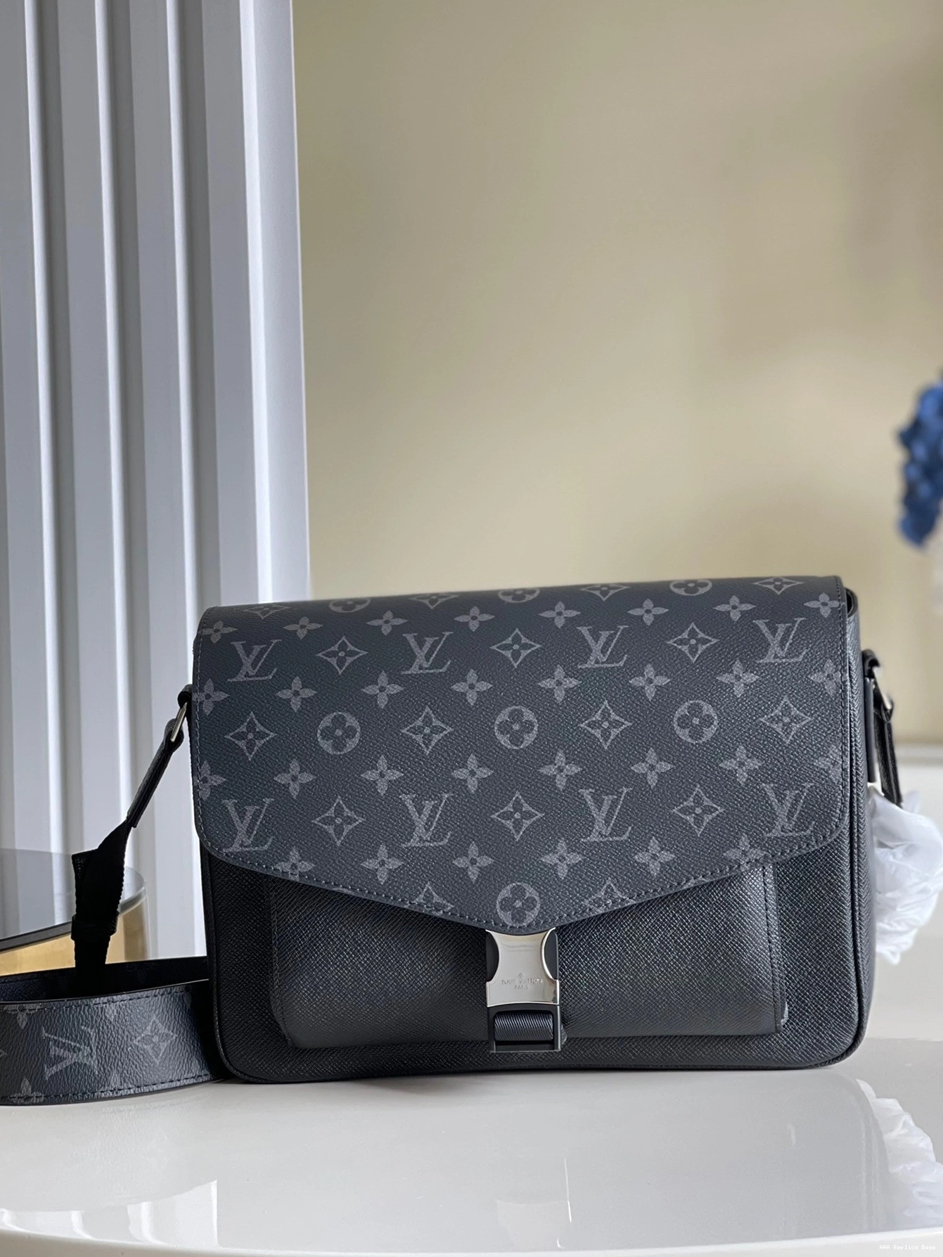 Aaa replica bags MESSENGER NEW LOUIS VUITTON 0709